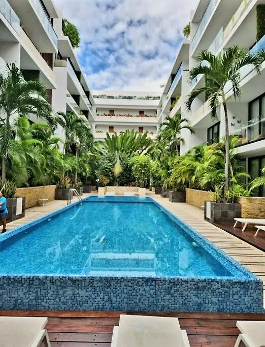 Stunning 1 Bdrm Condo Gym-Pool 10 Min To The Beach & Quinta Av Playa del Carmen 0*,  Mexico