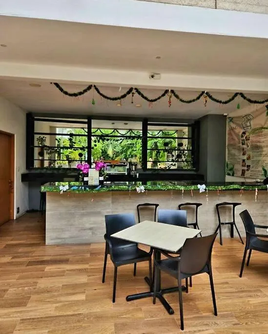 Stunning 1 Bdrm Condo Gym-Pool 10 Min To The Beach & Quinta Av Playa del Carmen Mexico