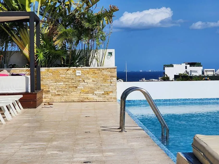 Stunning 1 Bdrm Condo Gym-Pool 10 Min To The Beach & Quinta Av Playa del Carmen 0*,