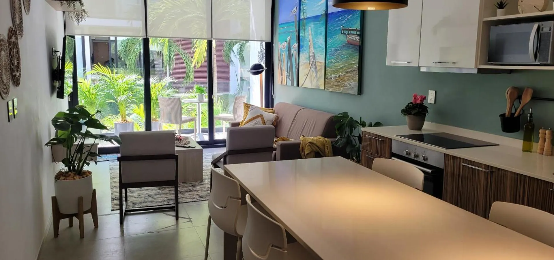 Stunning 1 Bdrm Condo Gym-Pool 10 Min To The Beach & Quinta Av Playa del Carmen 0*,  Mexico