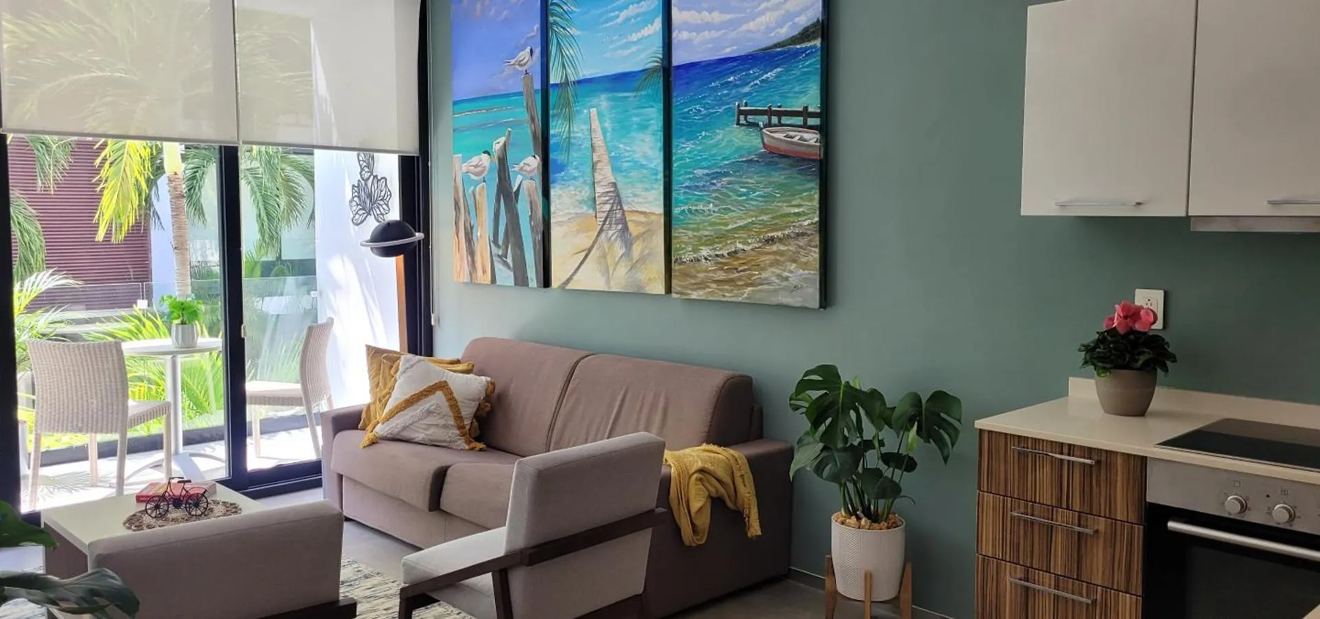 Stunning 1 Bdrm Condo Gym-Pool 10 Min To The Beach & Quinta Av Playa del Carmen Apartment